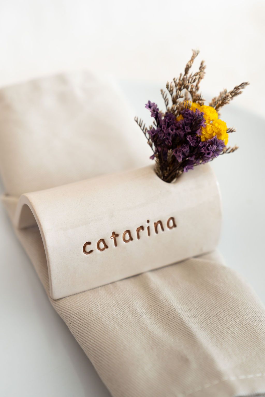 Marcadores de mesa Maria · Caementa, cerâmica feita à mão (3)
